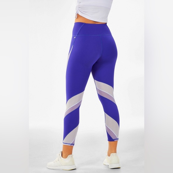 Define PowerHold® High-Waisted 7/8 Legging Size Small - Picture 2 of 9
